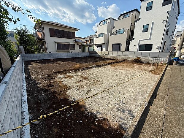 【◆現地】道路に面した綺麗な整形地のお土地になります。将来的な資産性もしっかり兼ね備えたお土地になります。
