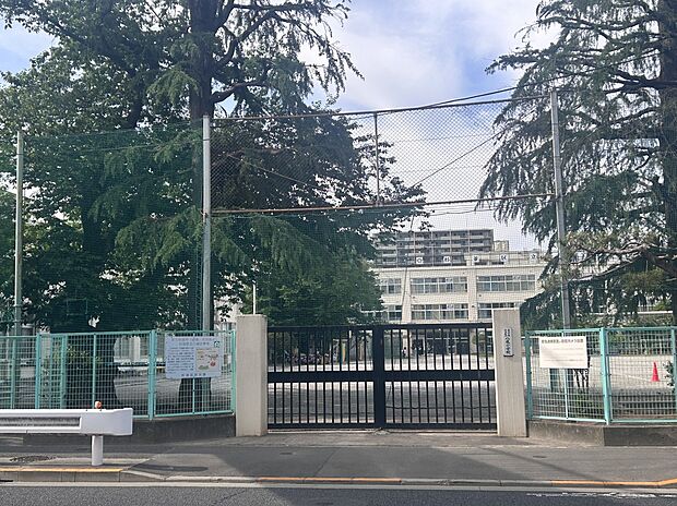 杉並区立八成小学校