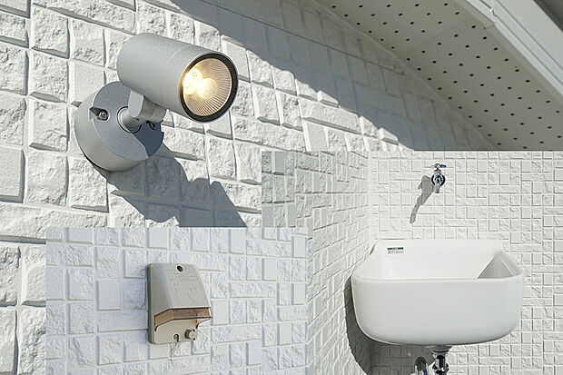 【屋上照明】スカイバルコニーには【スロップシンク・防水コンセント・照明】が標準装備！さまざまなシーンで活躍します。