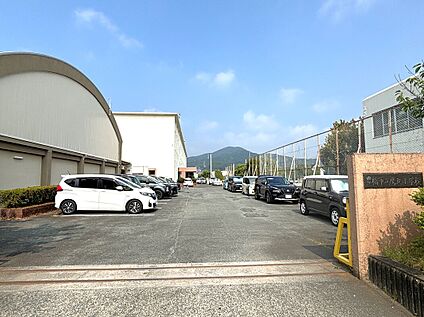 鷹丘小学校 約740m(徒歩約10分)