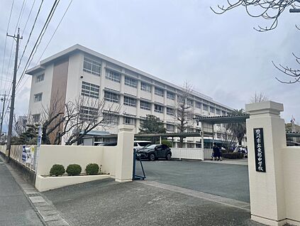 東部中学校 約1110m(徒歩約14分)