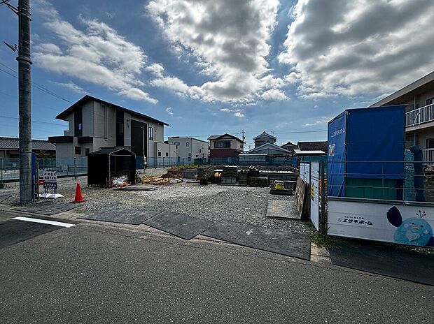 【【現地写真】】元気なお子様のお外遊びも、公園が近くにあれば安心♪気軽な近さの大崎児童遊園でお散歩やピクニックをすれば、気分もリフレッシュできそうです。