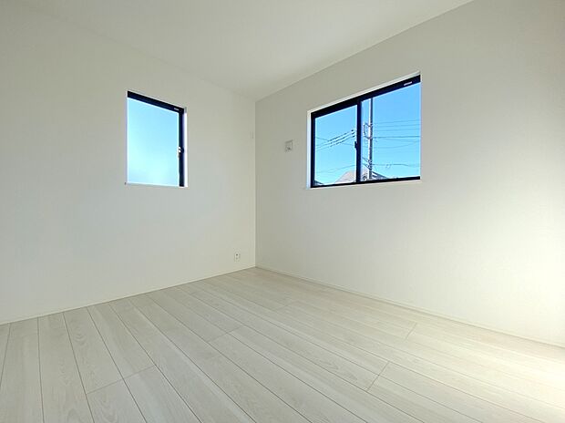【居室】各居室には十分な収納スペースを確保。お部屋全体を広々と使うことができます。