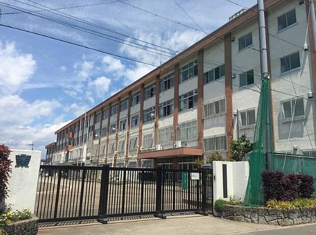 八王子市立元八王子中学校（約1,330m）