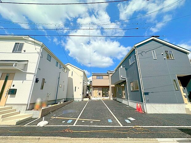 【現地外観写真】住みやすさと利便性を兼ね備えた立地。高い住宅性能を備えた安心で暮らしやすい住まいです。