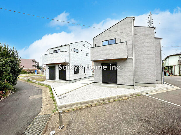 【現地外観写真】南側通路のため一日中、日当たりに包まれた居住空間。子育てにも嬉しい緑豊かな自然が広がる閑静な住宅街、この機会に是非お問い合わせください。
