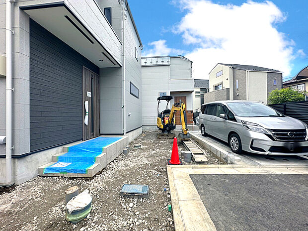 【カースペース】車の出し入れが簡単に行える、使いやすいカースペースです。