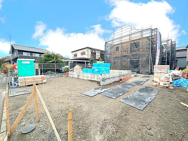 【現地外観】ひときわ洗練された機能的で快適な私的空間です！