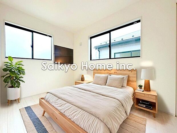 【洋室】木の温もりが優しいフローリング。北欧風インテリアが似合いそうな快適な空間です。※家具等はCG加工です。