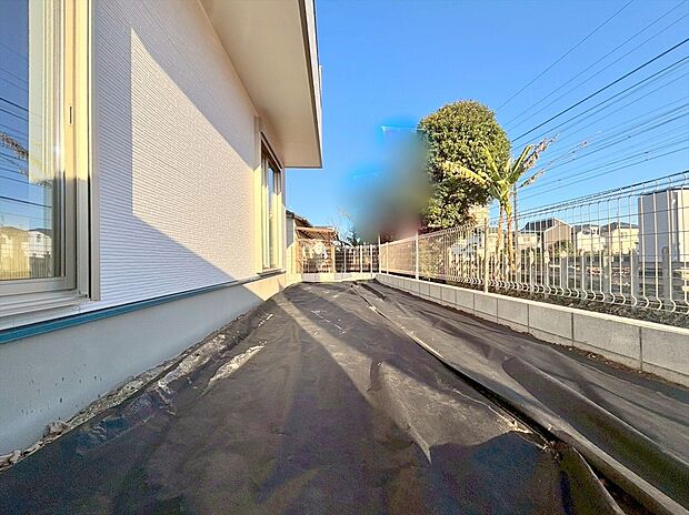 【庭】お子様のちょっとした遊びスペースやガーデニングなども楽しめますね