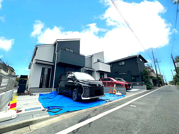 【前面道路含む現地写真】緑の潤いと開放感！静かで落ち着いた住環境！