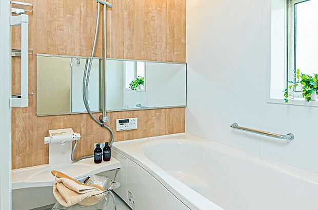 【バスルーム】バスルームは暖かさの残る保温浴槽やスイッチシャワーなど機能性にも配慮した設計です。