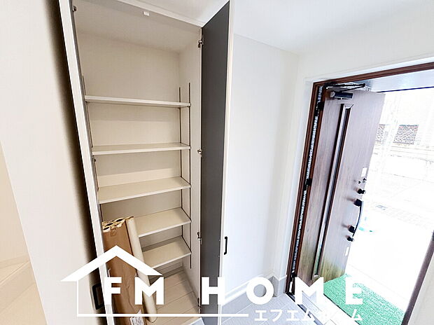 【クローゼット】全居室収納スペース付き！余計な家具を置かず、広々住空間を確保できます。