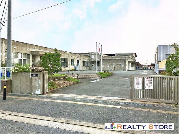 糸島市立東風小学校（約650m）