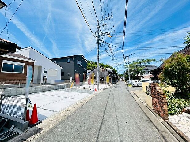 【庭】(2号棟)☆庭☆小さなお子様が十分に遊ぶことのできる広さ♪ガーデニングなどお家での楽しみが増えますね♪