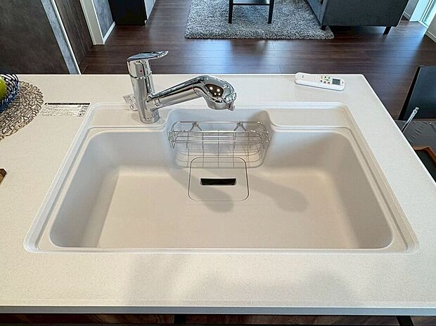 【その他設備】広いシンクはお料理前後も使いやすく便利です♪