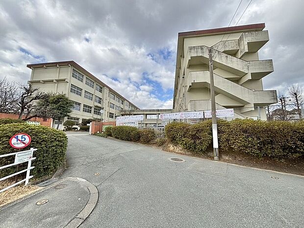 福岡市立梅林中学校（約1,120m）