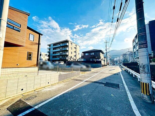 【前面道路含む外観】☆現地【2025年12月】撮影☆