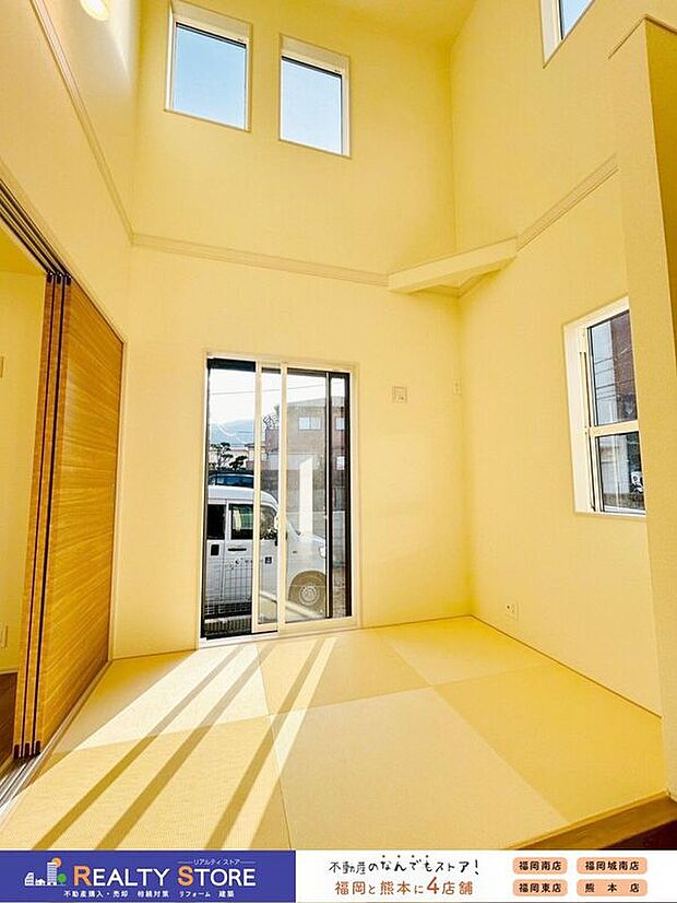 【室内】〈1号棟〉☆洋風和室☆お子様のプレイルームや寛ぎスペースに♪