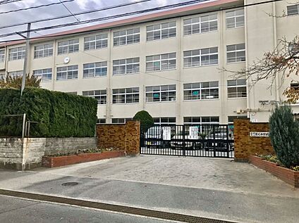 福岡市立原北中学校 700m