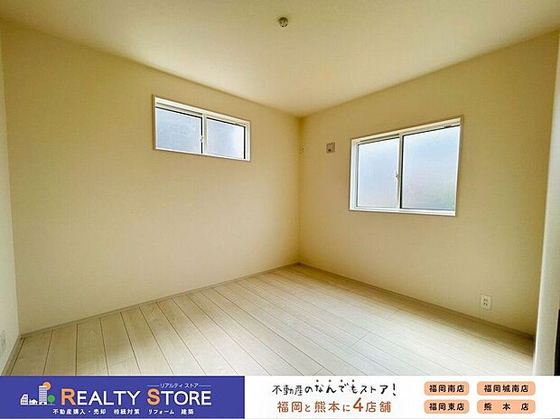 【室内】〈2号棟〉腰高の窓で配置がしやすく、子供部屋におすすめです♪