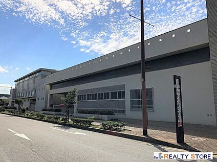 福岡市立姪浜中学校 850m