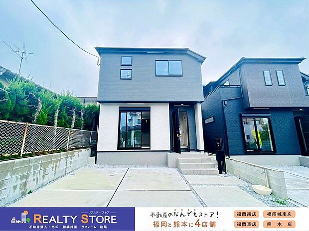 【外観】〈2号棟〉落ち着いた色合いがオシャレなモダンの外観♪