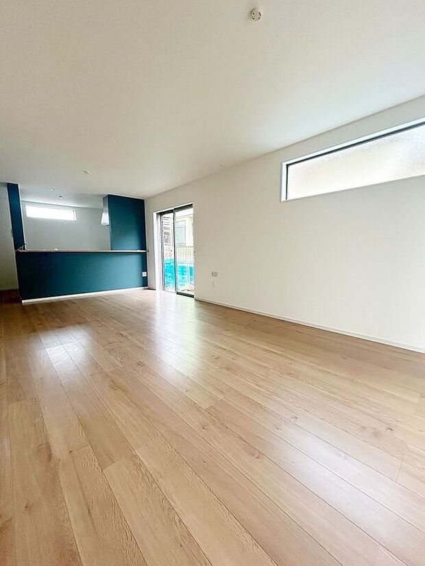 ☆1号棟☆【リビング】キッチンからリビング全体を見渡せます♪お子様の様子を見ながら家事ができますね♪