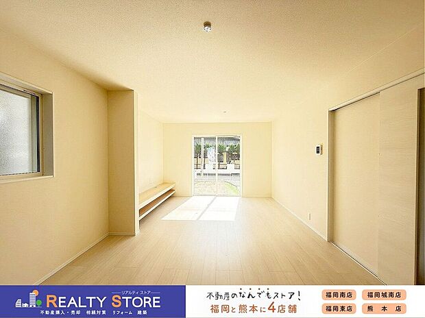 ☆1号棟☆【居心地の良いリビング】一日の中で多くの時間を過すことになるリビングダイニングだからこそ、いつも穏やかな空間であることが必然。爽やかな通風と採光を存分に感じる事が出来る空間です。