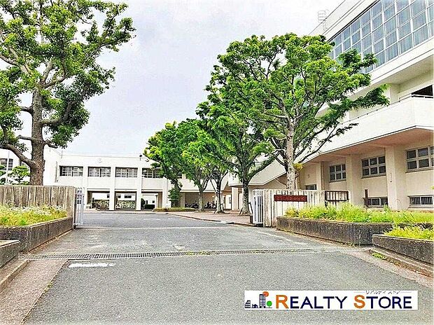 宗像市立河東中学校（約2,050m）