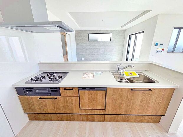 【キッチン】☆2号棟☆【システムキッチン】食洗機付きのシステムキッチン♪広いシンクと作業台でお料理前後も快適です♪