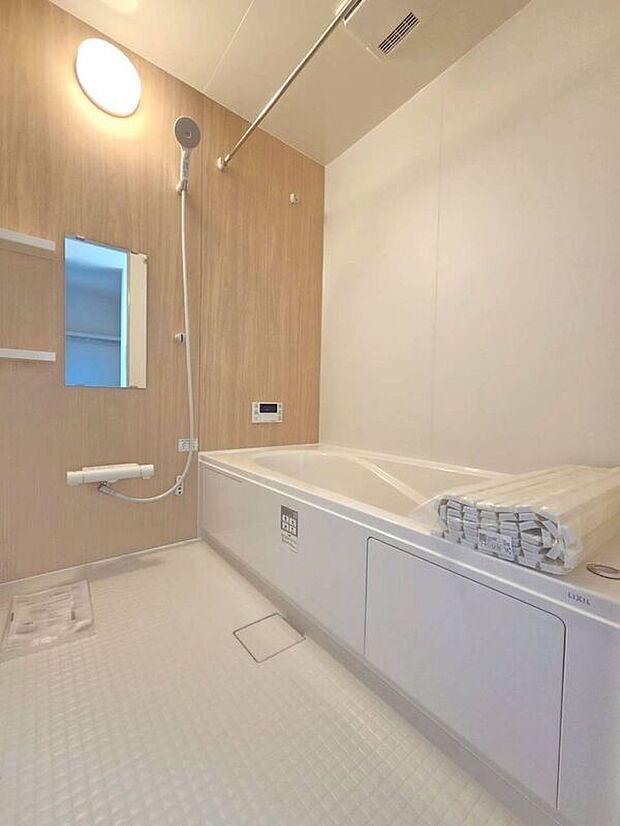 【バス】☆2号棟☆【ユニットバス】ゆったりとした1坪タイプのユニットバス♪足を伸ばして1日の疲れを癒すバスタイム♪