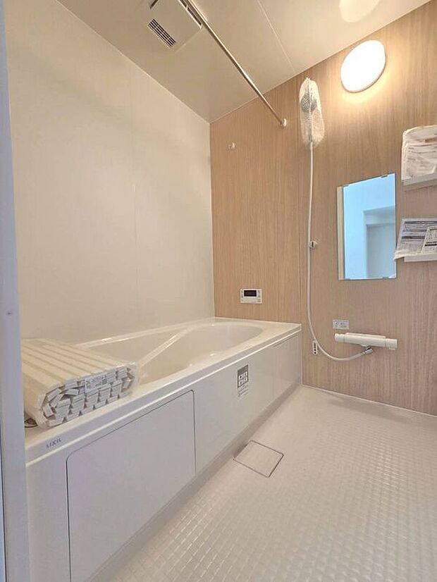 【バス】☆1号棟☆【ユニットバス】浴室乾燥暖房機付き♪追炊き機能があるので遅く帰ってきた家族も温かなお風呂タイム♪