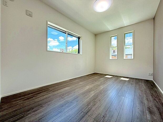 【室内】☆1号棟☆【洋室】洋室はシンプルなデザインで、書斎としても、お子様部屋としてもお使いいただけます。