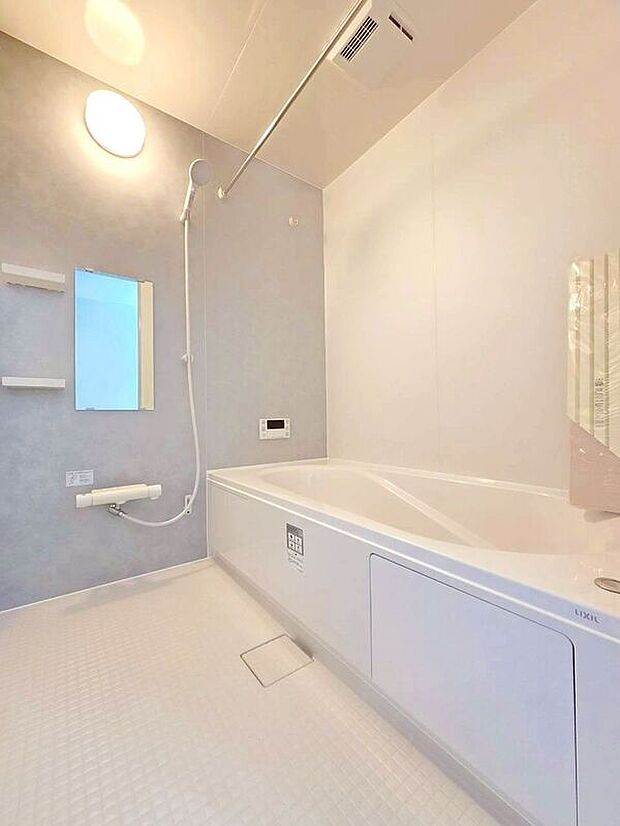 【バス】【ユニットバス】浴室乾燥暖房機付き♪追炊き機能があるので遅く帰ってきた家族も温かなお風呂タイム♪