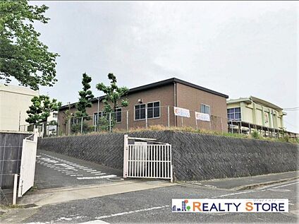 宗像市立自由ケ丘中学校 2700m