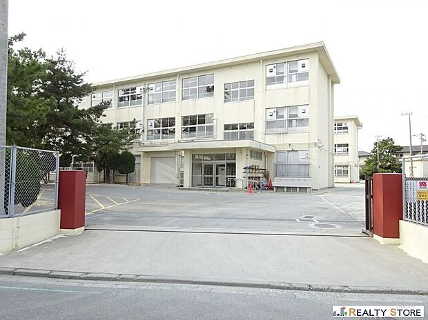 福岡市立和白中学校（約180m）