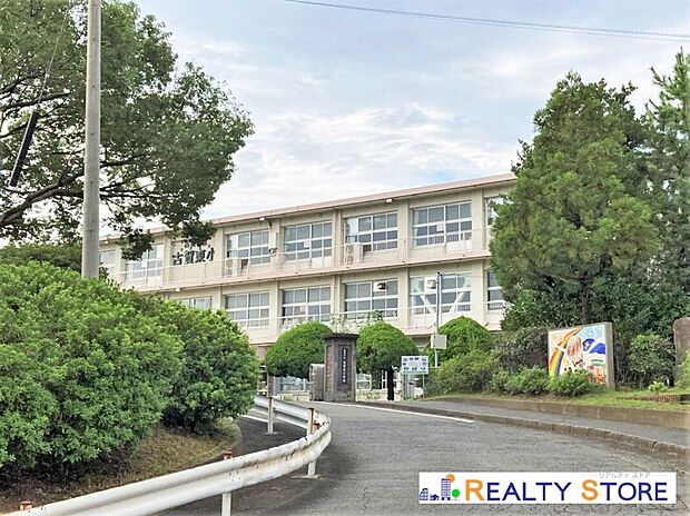 古賀市立古賀東小学校(約880m)