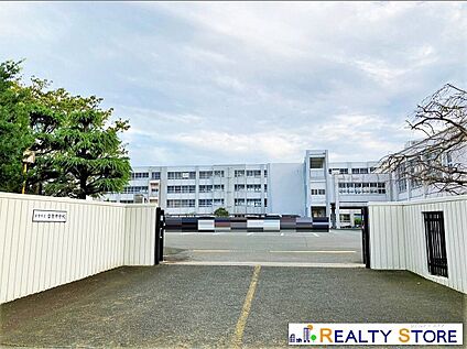 古賀市立古賀中学校 600m