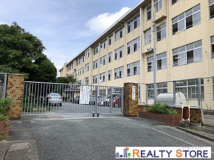 福岡市立八田小学校 430m