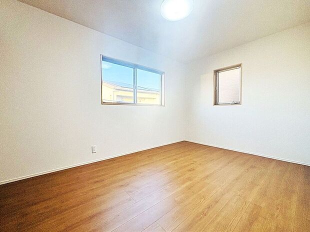 ☆7.25帖洋室☆収納力のあるクローゼット完備♪お部屋を広々お使いいただけます♪