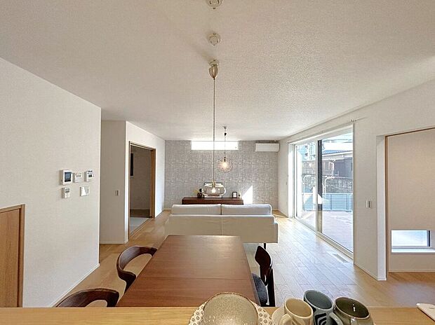 ☆リビング☆家具を置いてもゆとりの広さ♪19.9帖の広々としたリビング♪