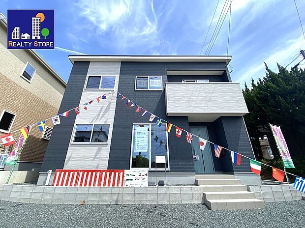 ☆1号棟外観☆ブラック調のシックな外観