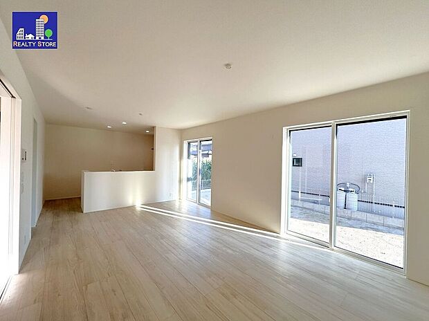 ☆リビング☆陽当たりの良いリビング♪ご家族皆様でゆっくり寛げます♪