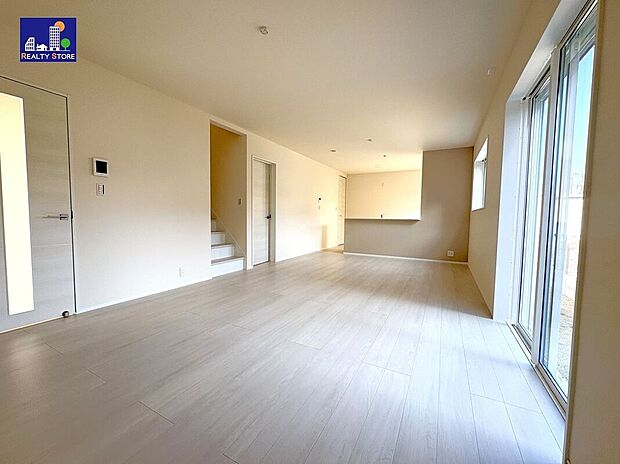 ☆リビング☆家具を置いてもゆとりの広さ♪19帖の広々としたリビング♪