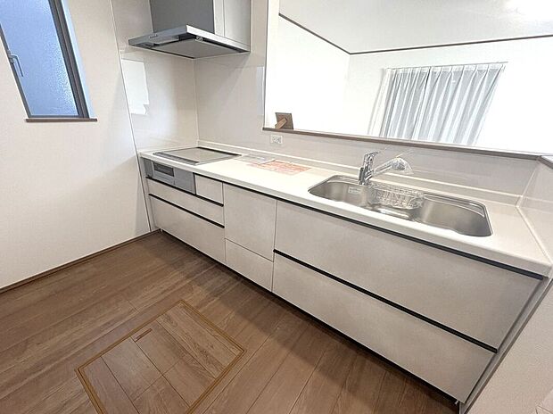 ☆キッチン☆人気のIHコンロ、床下収納、パントリーなど主婦に嬉しい設備揃ってます♪