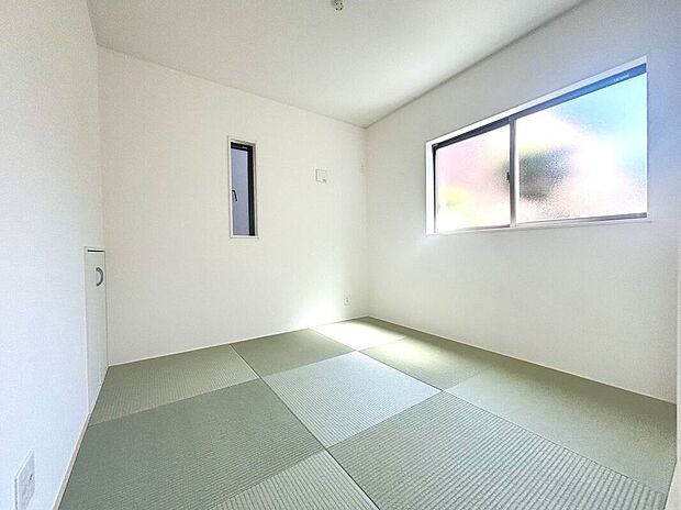 ☆和室☆リビングに面したほっと安らぐ和の空間♪お子様の室内遊び場や来客時に重宝する一部屋です♪