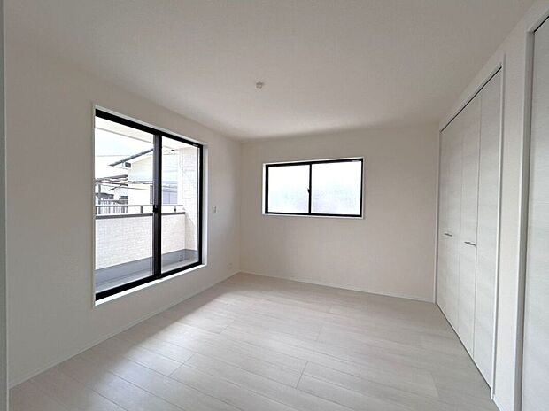 ☆7帖洋室☆バルコニーに面した明るいお部屋♪主寝室におすすめです♪