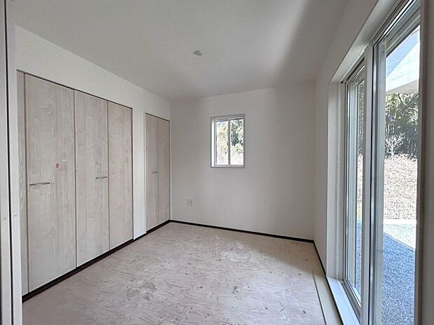 ☆和室☆リビングに面したほっと安らぐ和の空間♪お子様の室内遊び場や来客時に重宝する一部屋です♪