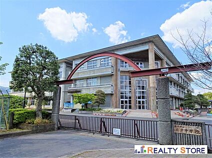 熊本市立井芹中学校 1370m